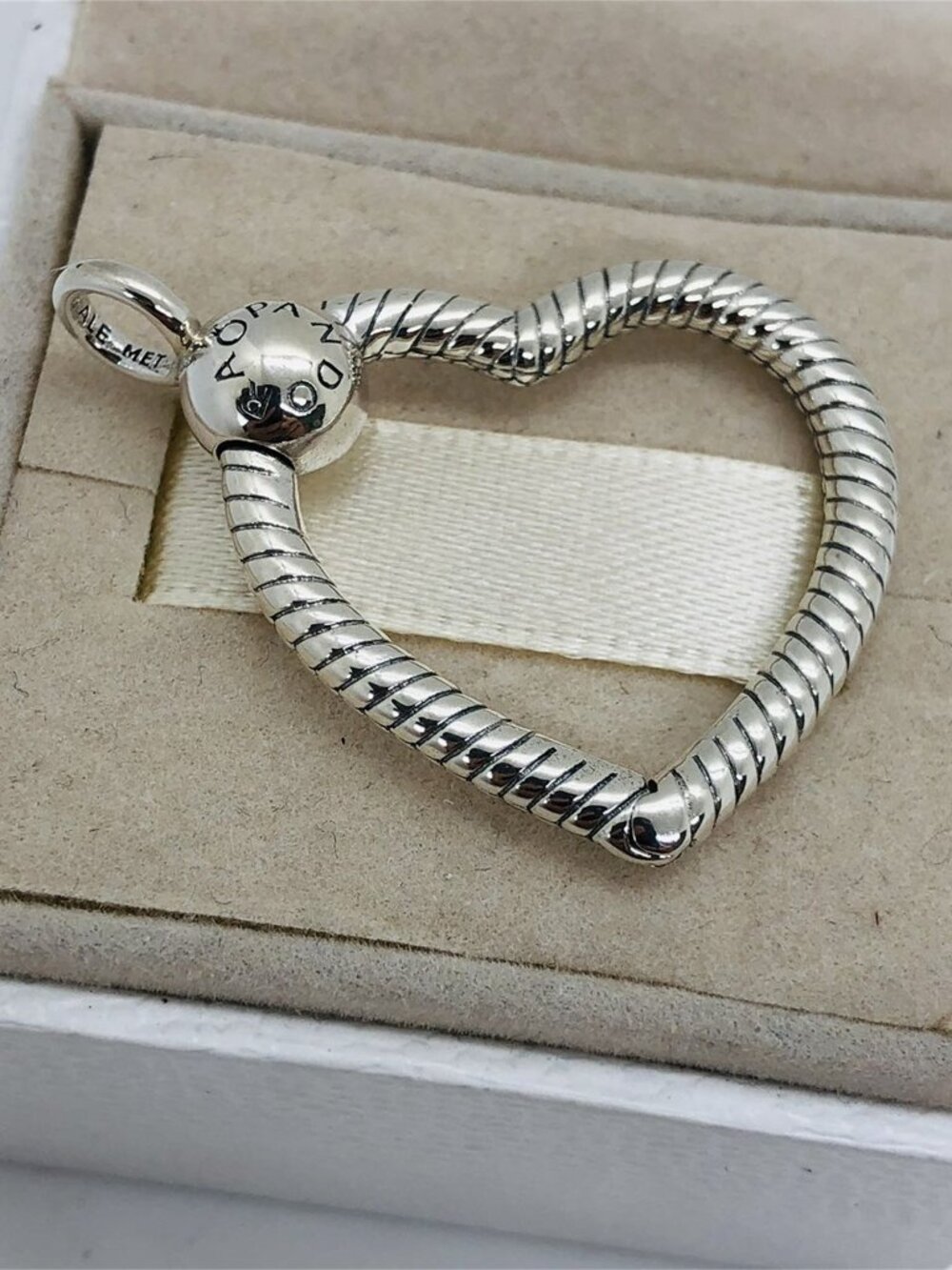 ✨🔥Pandora Moments Heart Charm Pendant - Picture 5 of 5